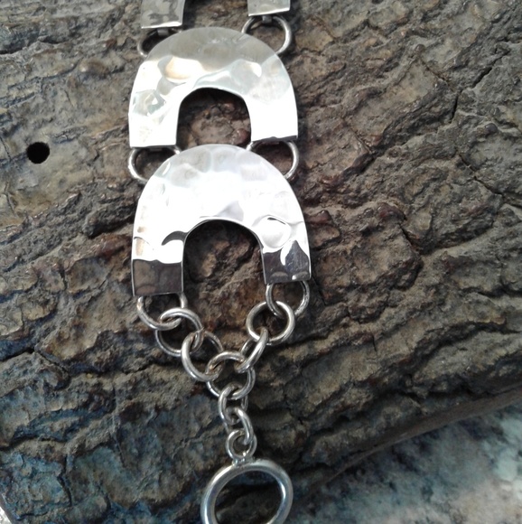 Sterling silver hammered bracelet - Picture 5 of 8